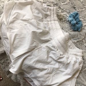 Lululemon genty worn Hotty Hot short TALL